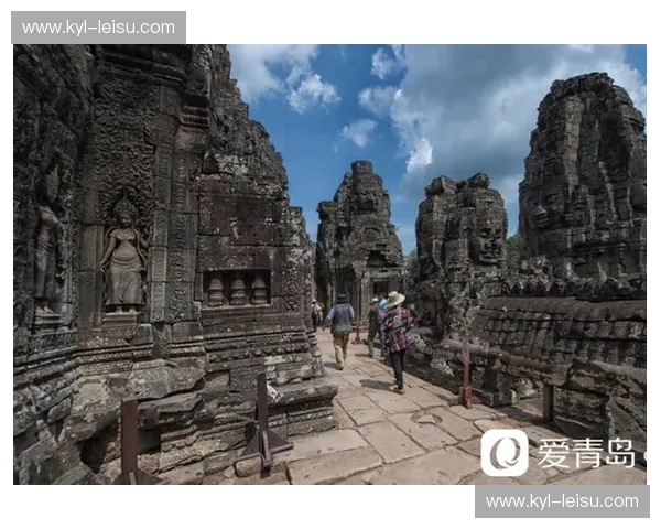 霓虹之光与高棉微笑：日本VS柬埔寨，一场关于极致秩序与原始生命力的终极博弈